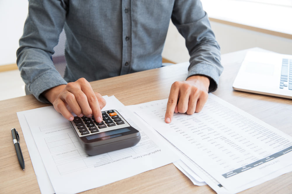 Vender camion en Madrid, Murcia, Alicante, Valencia 1 button bookkeeper calculating white calculator1